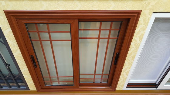 El doble artesona el aislamiento interior del aire del dormitorio del chalet de aluminio de la ventana de cristal